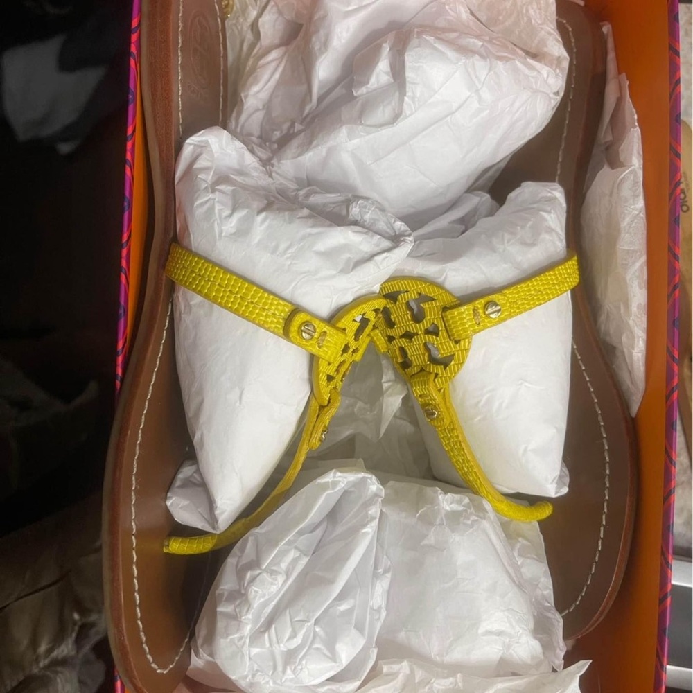tory Burch  sandals in good condition yellow